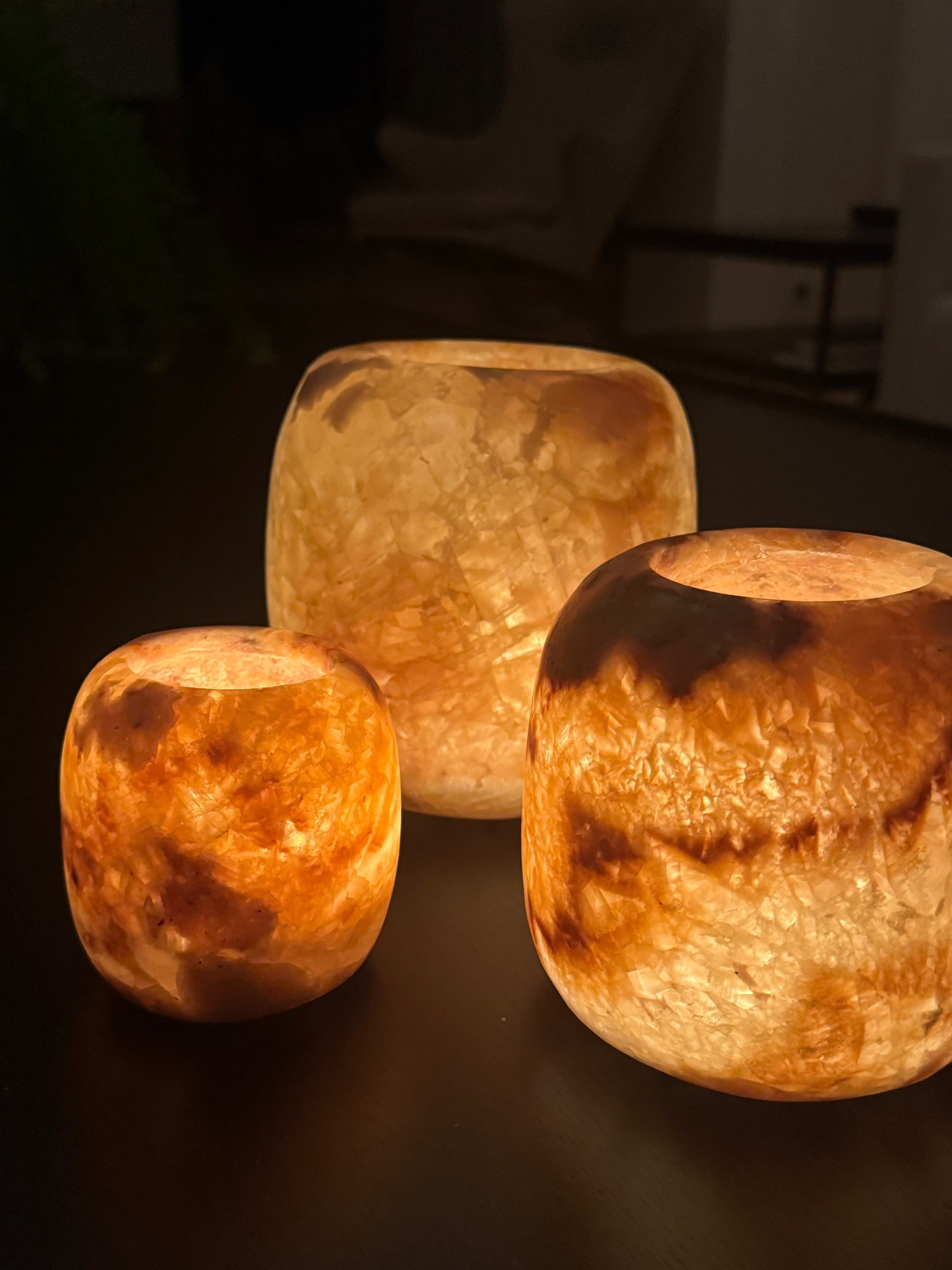 Alabaster Brown Round Medium
