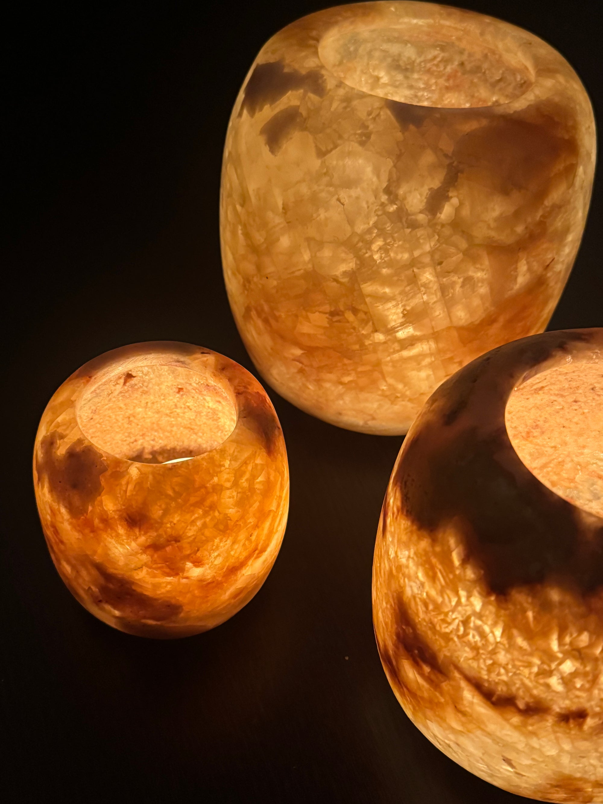 Alabaster Brown Round Medium