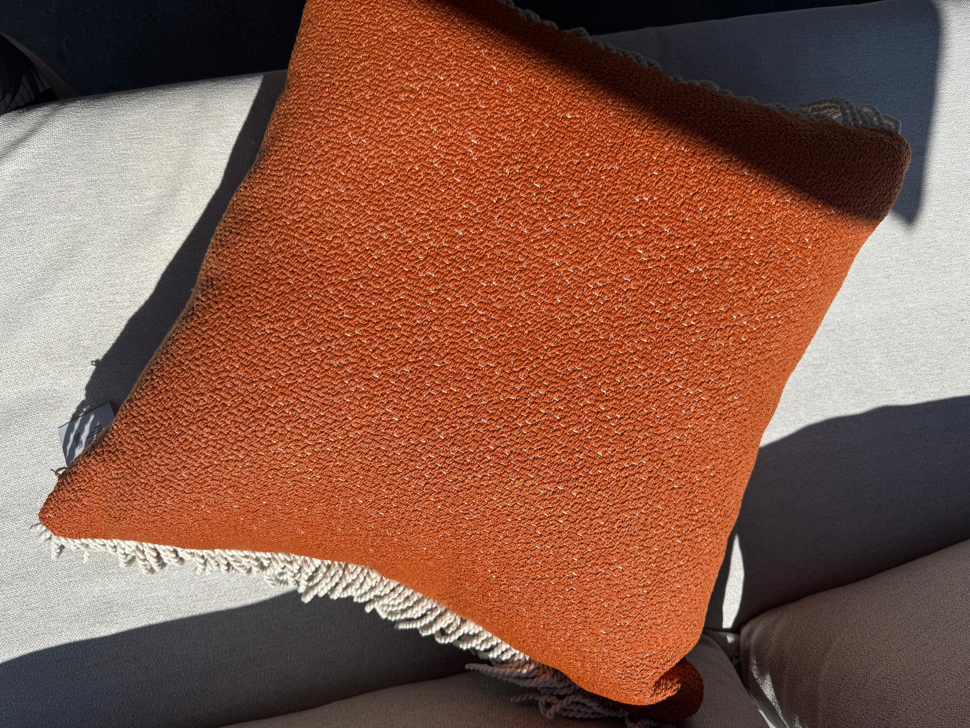 Omar Orlando Fringes 65x65cm